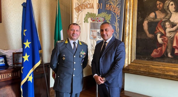 Il Presidente della Provincia di Matera, Piero Marrese, riceve il nuovo comandante regionale della Guardia di Finanza, Generale di Brigata, Roberto Pennoni.