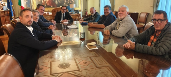 Il Presidente della Provincia di Matera, Francesco Mancini, ha ricevuto una delegazione degli agricoltori in mobilitazione permanente. “Solidarietà e vicinanza a chi tiene in piedi un settore nevralgico per la Basilicata”