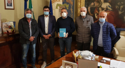 Circolo culturale Pertini di Montescaglioso dona il manoscritto “Specilegio storico critico della città Severiana o Montescaglioso” di don Michele Nobile alla Provincia di Matera