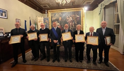 Il presidente di Upi Basilicata e della Provincia di Matera, Piero Marrese, consegna targhe di merito a sette rappresentanti dell’imprenditoria materana. “Non è un’iniziativa isolata: intendiamo creare un premio per la classe imprenditoriale”