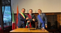 Berat (Albania), Provincia e Comune di Matera sottoscrivono con la cittadina albanese un protocollo d’intesa finalizzato al “gemellaggio tra popoli quale strumento per rafforzare l’amicizia, la collaborazione e la pace in Europa”.